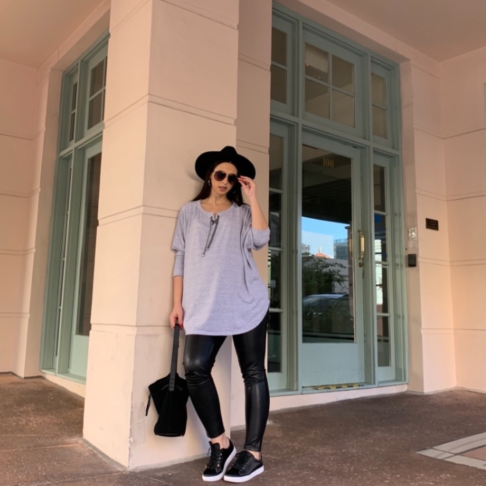 Ingrid & Isabel maternity faux leather leggings